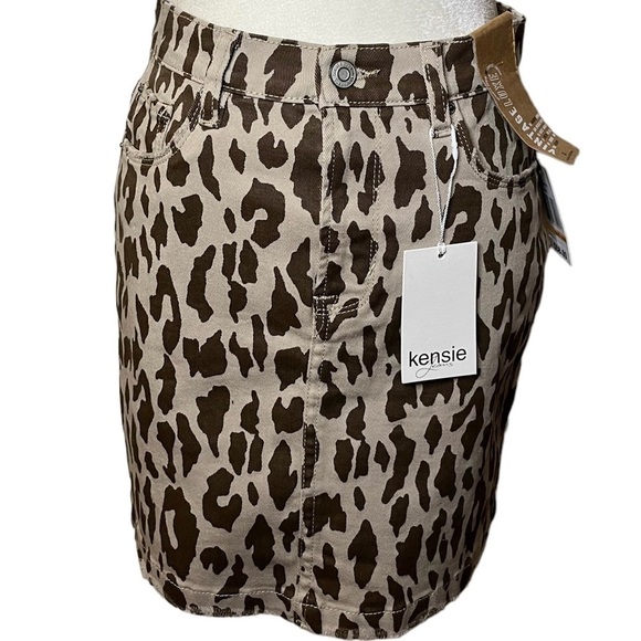 NWT Kenzie Jeans Vintage Luxe Leopard Stretch Denim Skirt - Picture 3 of 8